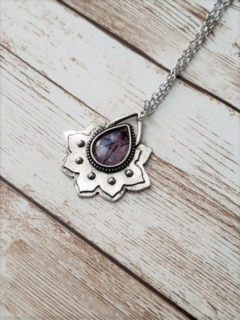 Beautiful Necklace Silver Tone with Purple/Blue Center - New